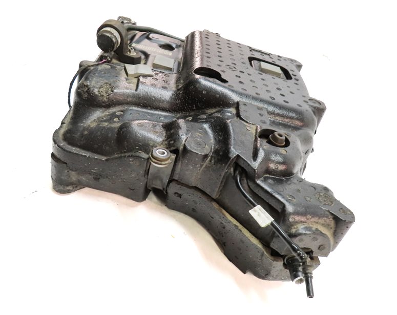 Thumbnail 4: 2014-2018 BMW X5 (F15) 3.0L N57Y DIESEL SCR DEF EXHAUST FLUID TANK (PASSIVE)