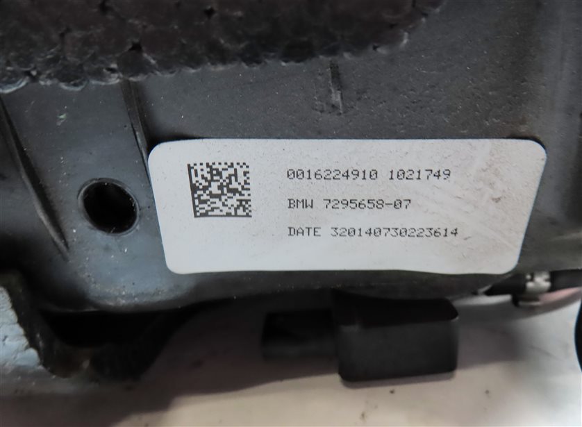 Thumbnail 8: 2014-2018 BMW X5 (F15) 3.0L N57Y DIESEL SCR DEF EXHAUST FLUID TANK (PASSIVE)