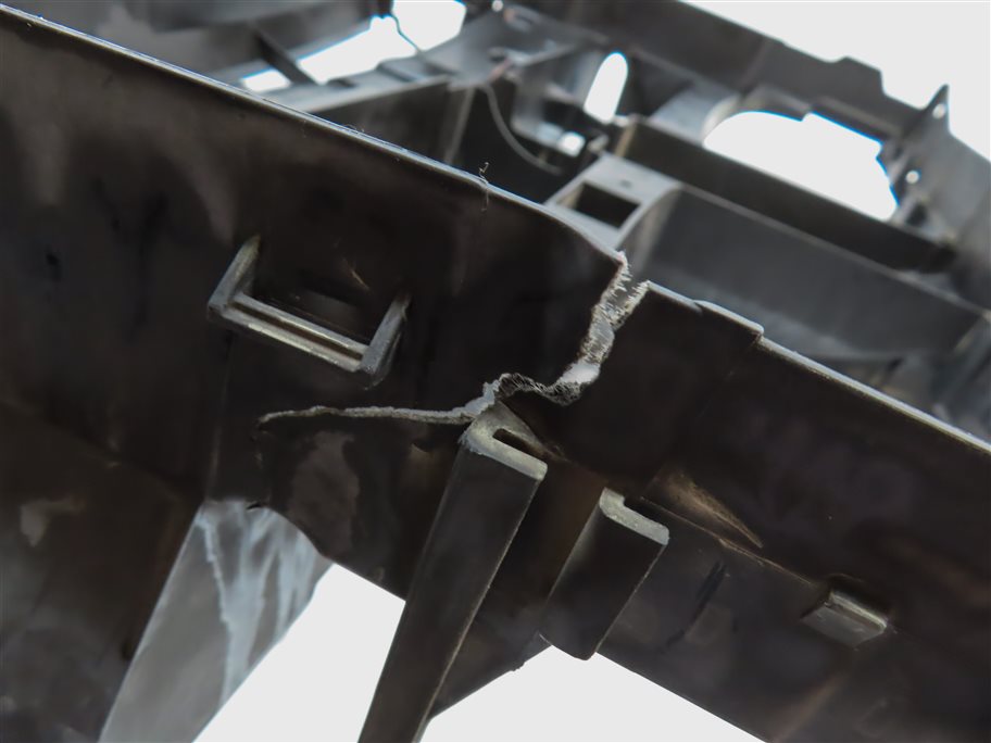 Thumbnail 19: 2015 BMW X5 (F15) 3.0L DIESEL (N57T) ENGINE FRONT AIR DUCT ASSEMBLY SET/4
