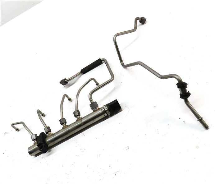 Thumbnail 3: 2014 BMW 320XI (F30) 2.0L (N20) ENGINE FUEL RAIL w/ LINES & PRESSURE SENSOR