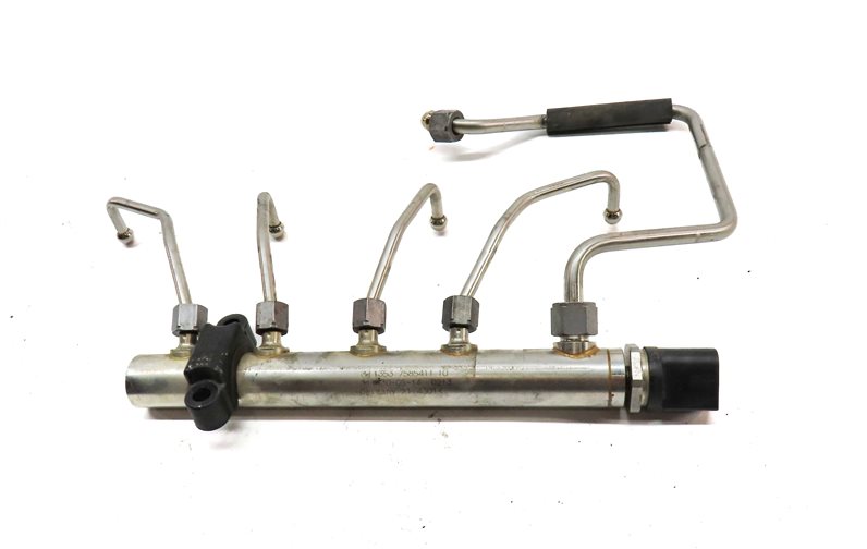 Thumbnail 5: 2014 BMW 320XI (F30) 2.0L (N20) ENGINE FUEL RAIL w/ LINES & PRESSURE SENSOR