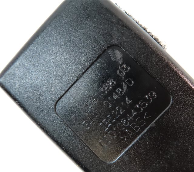 Thumbnail 6: 12-19 BMW 2 3 4 M3 (F22 F32 F33 F34 F36) FRONT RIGHT PASSENGER SEATBELT RECEIVER