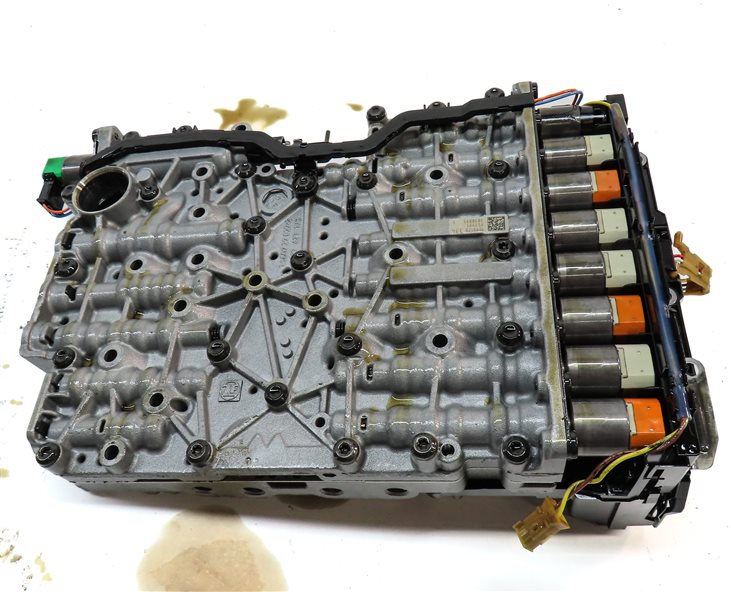Thumbnail 5: 14-18 BMW 320i (F30) AWD 2.0T 8HP-45 A/T AUTO AUTOMATIC TRANSMISSION VALVE BODY