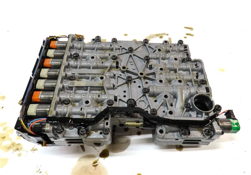 Thumbnail 6: 14-18 BMW 320i (F30) AWD 2.0T 8HP-45 A/T AUTO AUTOMATIC TRANSMISSION VALVE BODY