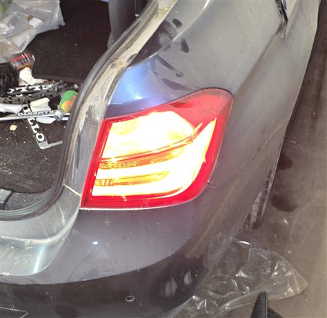 Thumbnail 2: 12-15 BMW 3 SERIES (F30) SEDAN RIGHT PASSENGER OUTER TAILLIGHT BRAKE LIGHT LAMP