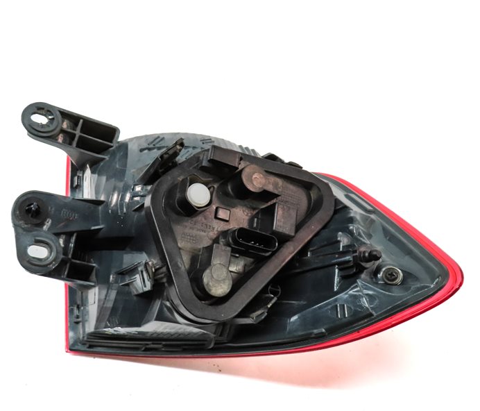 Thumbnail 5: 12-15 BMW 3 SERIES (F30) SEDAN RIGHT PASSENGER OUTER TAILLIGHT BRAKE LIGHT LAMP