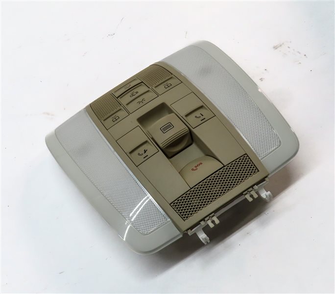 Thumbnail 3: 13 MERCEDES C300 W204 FRONT INTERIOR OVERHEAD DOME LIGHT LAMP w/SWITCHES (Beige)