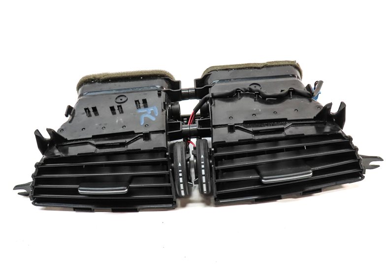 Thumbnail 2: 2013 MERCEDES C300 (W204) FRONT CENTER DASH HEAT AIR AC HVAC DUAL VENT (Black)