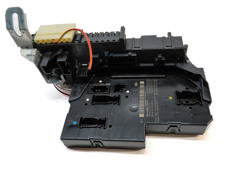 Thumbnail 5: 11-15 MERCEDES C250 C300 C350 (W204) REAR SIGNAL ACQUISITION CONTROL MODULE SAM