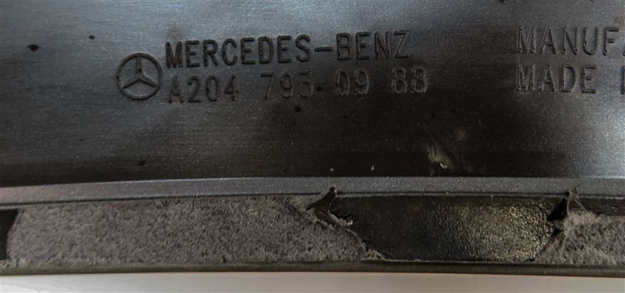 Thumbnail 7: 2013 MERCEDES C300 (W204) REAR TRUNK LID SPOILER TRIM PANEL (Gray)