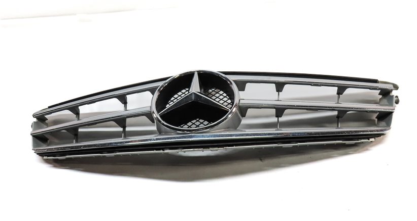 Thumbnail 2: 08-12 MERCEDES C-CLASS (W204) FRONT HOOD GRILLE AIR VENT TRIM (SPORT PACKAGE)