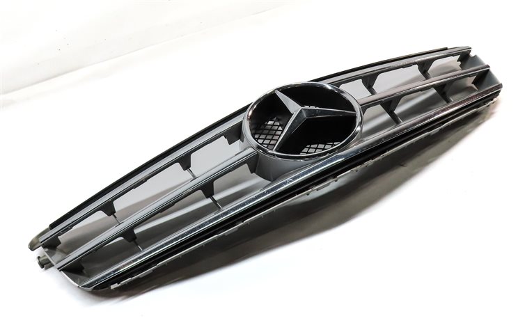 Thumbnail 3: 08-12 MERCEDES C-CLASS (W204) FRONT HOOD GRILLE AIR VENT TRIM (SPORT PACKAGE)