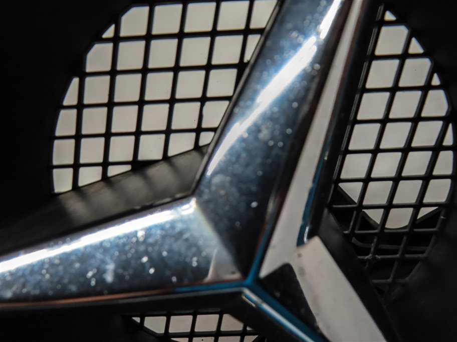 Thumbnail 9: 08-12 MERCEDES C-CLASS (W204) FRONT HOOD GRILLE AIR VENT TRIM (SPORT PACKAGE)