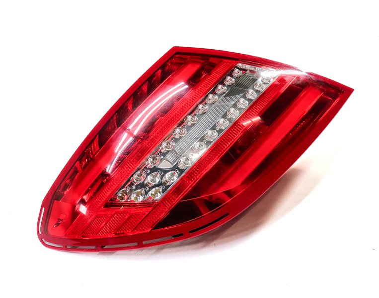Thumbnail 4: 2012-2015 MERCEDES BENZ C250 C300 C350 (W204) LEFT DRIVER TAILLIGHT BRAKE LIGHT