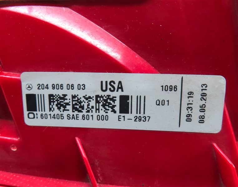 Thumbnail 6: 2012-2015 MERCEDES BENZ C250 C300 C350 (W204) LEFT DRIVER TAILLIGHT BRAKE LIGHT