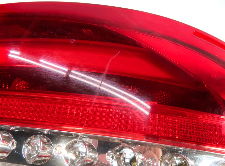 Thumbnail 7: 2012-2015 MERCEDES BENZ C250 C300 C350 (W204) LEFT DRIVER TAILLIGHT BRAKE LIGHT