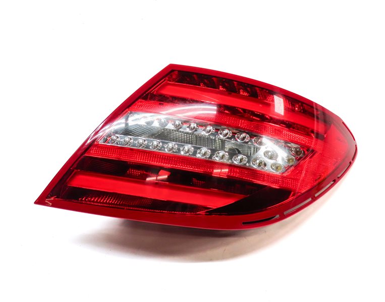 Thumbnail 3: 12-15 MERCEDES BENZ C250 C300 C350 (W204) RIGHT PASSENGER TAILLIGHT BRAKE LIGHT