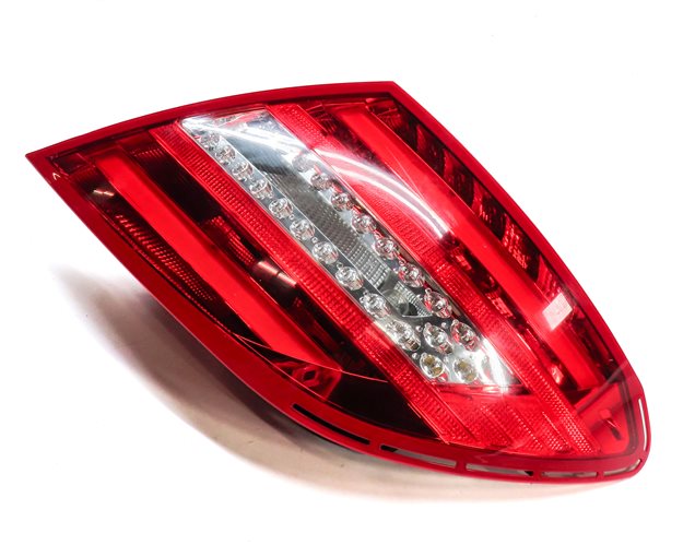 Thumbnail 4: 12-15 MERCEDES BENZ C250 C300 C350 (W204) RIGHT PASSENGER TAILLIGHT BRAKE LIGHT
