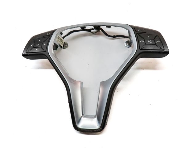 Thumbnail 2: 2013 MERCEDES C300 (W204) FRONT DRIVER STEERING WHEEL CONTROL SWITCHES w/TRIM