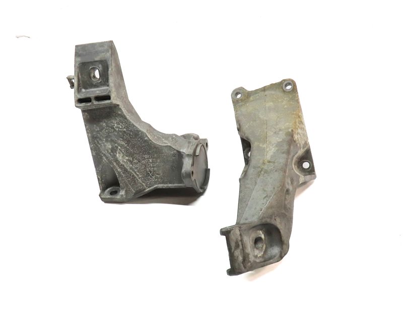 Thumbnail 2: 2007 BMW X5 (E70) 4.8L (N62) ENGINE MOTOR MOUNT BRACKET SET/2