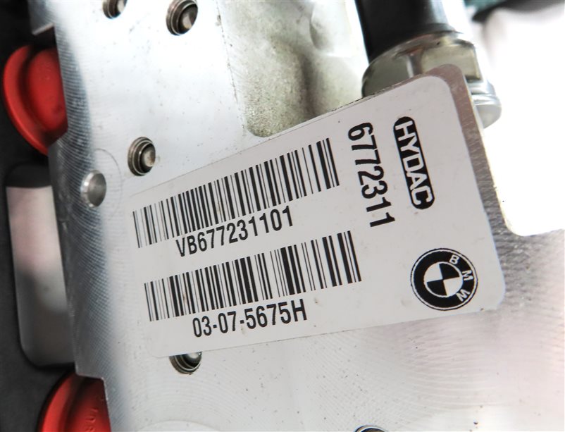 Thumbnail 8: 2007 BMW X5 (E70) 4.8L (N62) ENGINE DYNAMIC DRIVE HYDRAULIC PUMP VALVE BLOCK