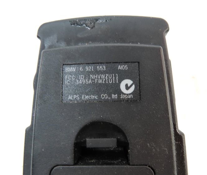 Thumbnail 6: 2007 BMW X5 (E70) REAR ENTERTAINMENT DVD SYSTEM HEADPHONE REMOTE CONTROL