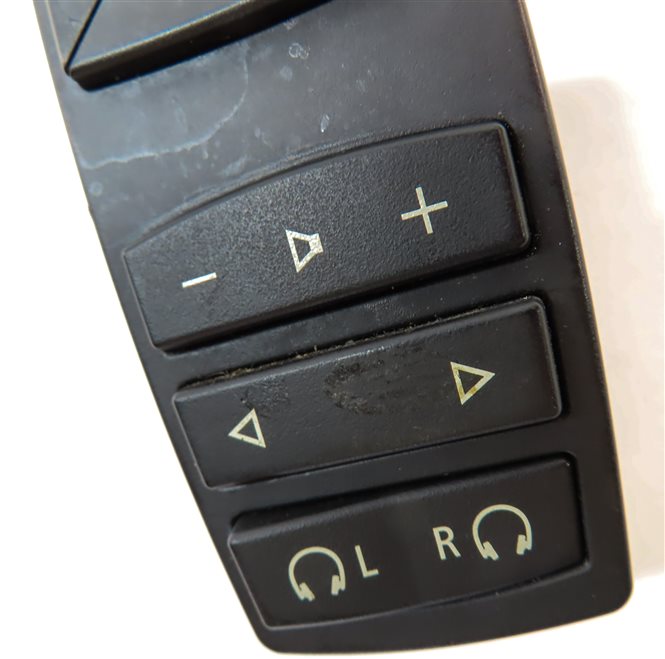 Thumbnail 7: 2007 BMW X5 (E70) REAR ENTERTAINMENT DVD SYSTEM HEADPHONE REMOTE CONTROL