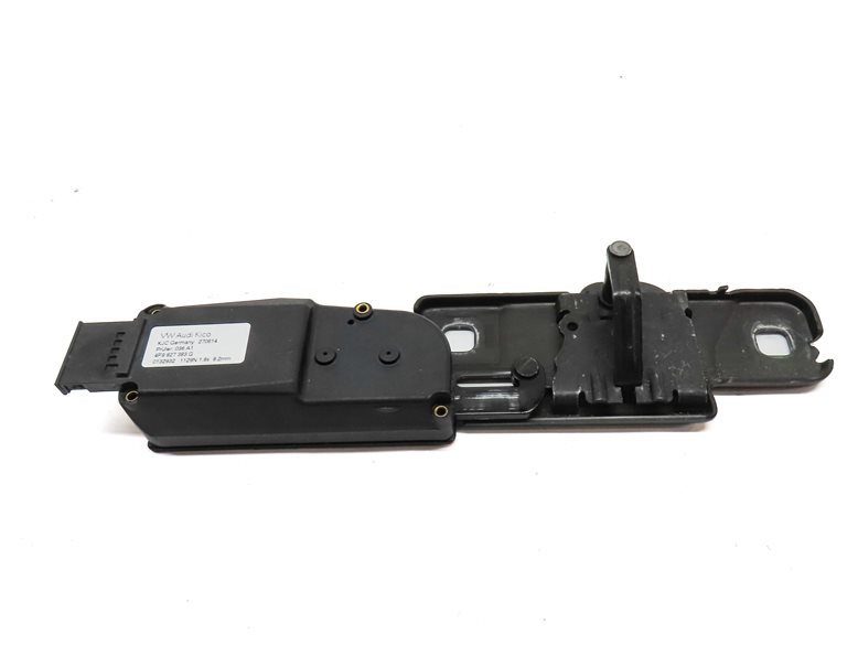 Thumbnail 2: 2015 AUDI Q7 (4L) REAR TRUNK TAILGATE HATCH LID LOCK LATCH STRIKER PLATE