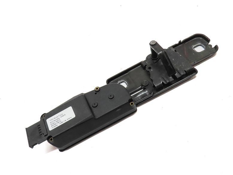 Thumbnail 3: 2015 AUDI Q7 (4L) REAR TRUNK TAILGATE HATCH LID LOCK LATCH STRIKER PLATE