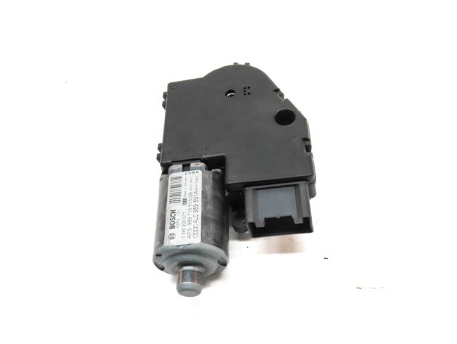 Thumbnail 2: 2007-2014 AUDI Q7 (4L) PANORAMIC SUNROOF MOTOR SUN ROOF MOTOR SUNSHADE MOTOR
