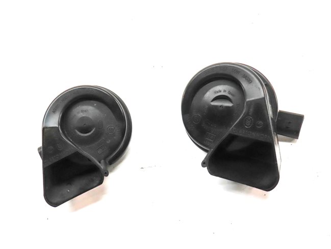 Thumbnail 2: 2007-2015 AUDI Q7 R8 (4L 4S) HIGH & LOW TONE NOTE SIGNAL SAFETY HORN SET-2