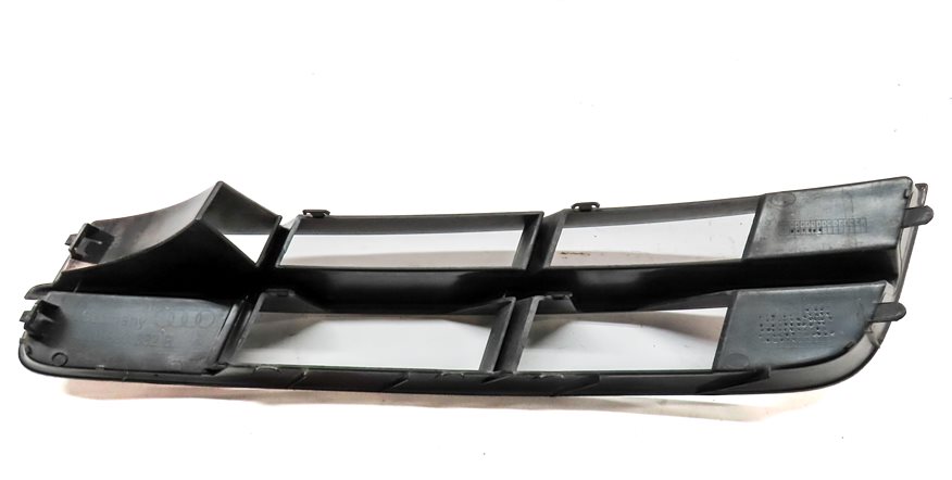 Thumbnail 6: 2015 AUDI Q7 (4L) FRONT RIGHT PASSENGER LOWER BUMPER AIR VENT GRILLE TRIM