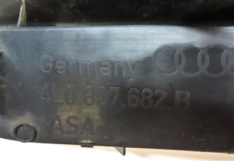 Thumbnail 7: 2015 AUDI Q7 (4L) FRONT RIGHT PASSENGER LOWER BUMPER AIR VENT GRILLE TRIM