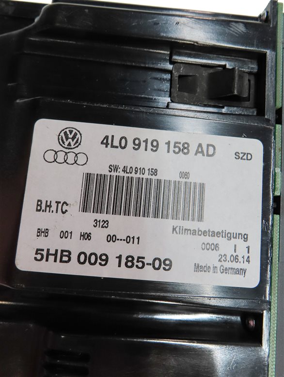 Thumbnail 9: 2015 AUDI Q7 (4L) REAR HEAT AIR AC HVAC CLIMATE CONTROL PANEL