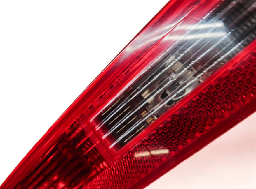 Thumbnail 7: 2007-2015 AUDI Q7 (4L) REAR LEFT DRIVER BUMPER LOWER TAILLIGHT LIGHT LAMP