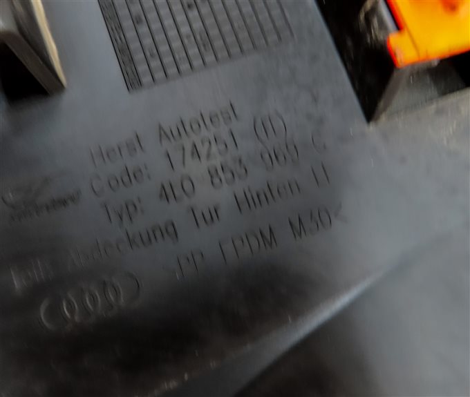 Thumbnail 6: 10-15 AUDI Q7 (4L) REAR LEFT LOWER DOOR TRIM MOULDING w/OFF ROAD (Gray)