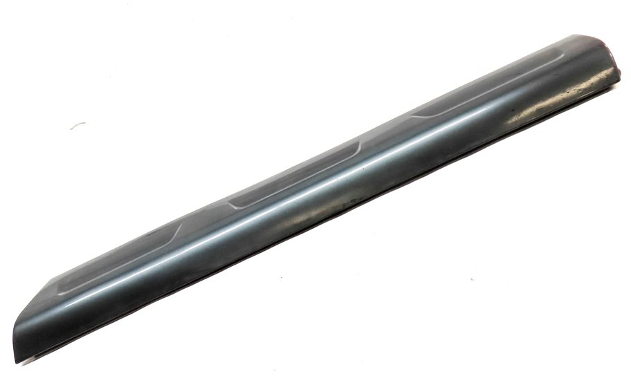 Thumbnail 3: 10-15 AUDI Q7 (4L) FRONT RIGHT LOWER DOOR TRIM MOULDING w/OFF ROAD (Gray)