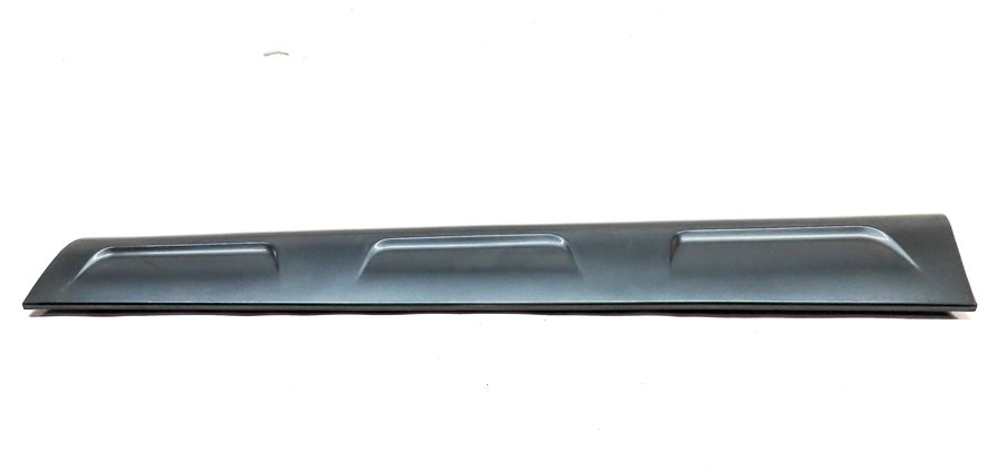 Thumbnail 4: 10-15 AUDI Q7 (4L) FRONT RIGHT LOWER DOOR TRIM MOULDING w/OFF ROAD (Gray)