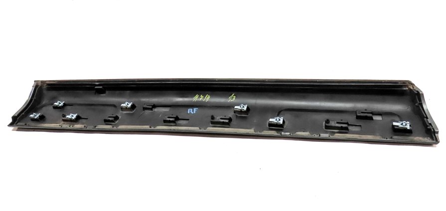 Thumbnail 6: 10-15 AUDI Q7 (4L) FRONT RIGHT LOWER DOOR TRIM MOULDING w/OFF ROAD (Gray)