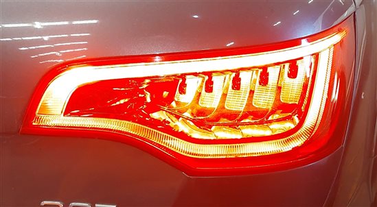 Thumbnail 2: 2010-2015 AUDI Q7 (4L) REAR RIGHT PASSENGER TAILLIGHT BRAKE LIGHT LAMP (LED)
