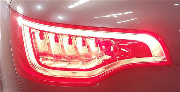 Thumbnail 2: 2010-2015 AUDI Q7 (4L) REAR LEFT DRIVER TAILLIGHT BRAKE LIGHT LAMP (LED)