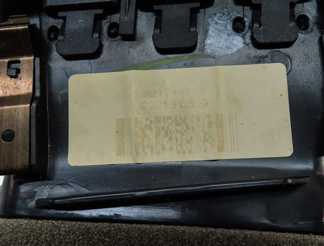 Thumbnail 6: 2014 BMW X3 (F25) FRONT LEFT DRIVER DASH HEAT AIR AC HVAC VENT (Black)