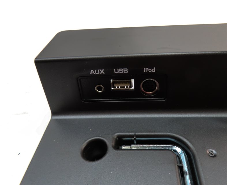 Thumbnail 7: 2010 PORSCHE CAYENNE (957) AUXILIARY AUX IN PORT w/ USB iPOD JACK