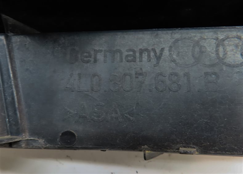 Thumbnail 6: 2011 AUDI Q7 (4L) FRONT LEFT DRIVER LOWER BUMPER AIR VENT GRILLE END
