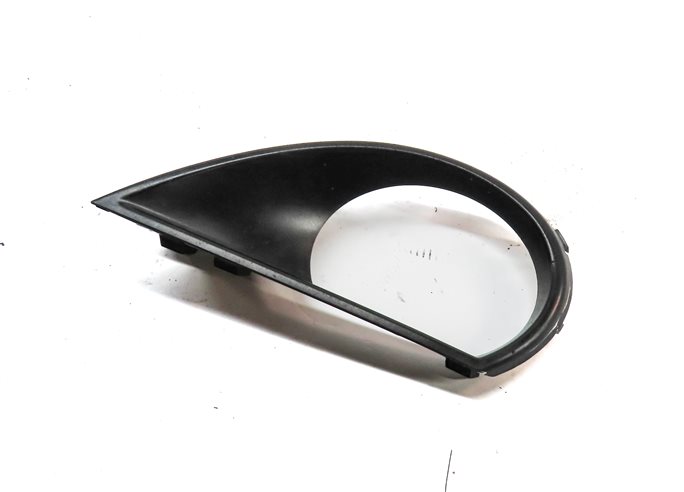 2011 AUDI Q7 (4L) FRONT RIGHT PASSENGER LOWER BUMPER FOG LIGHT LAMP TRIM