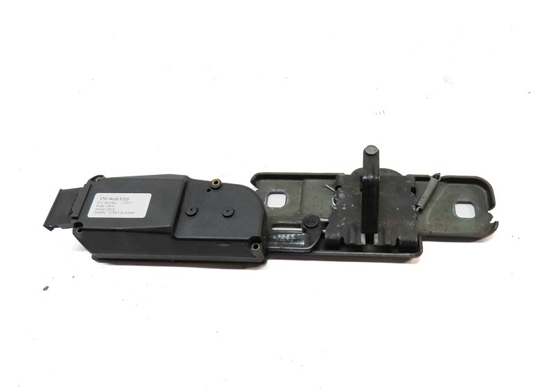 Thumbnail 2: 11 AUDI Q7 (4L) REAR TRUNK TAILGATE LIFTGATE HATCH LID LOCK LATCH STRIKER PLATE