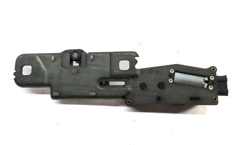 Thumbnail 6: 11 AUDI Q7 (4L) REAR TRUNK TAILGATE LIFTGATE HATCH LID LOCK LATCH STRIKER PLATE