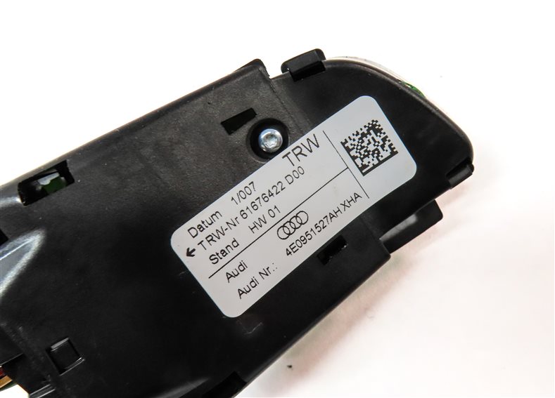Thumbnail 6: 2011 AUDI Q7 (4L) FRONT LEFT DRIVER STEERING WHEEL CONTROL SWITCH SET/2