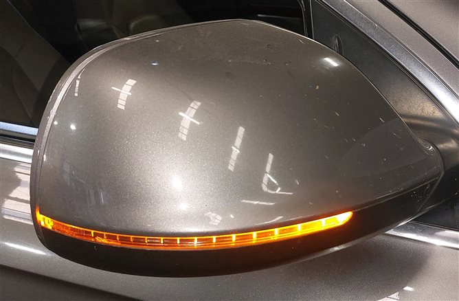 Thumbnail 2: 10-12 AUDI Q7 (4L) RIGHT PASSENGER P-FOLD AUTODIM MEMORY DOOR MIRROR (Gray)