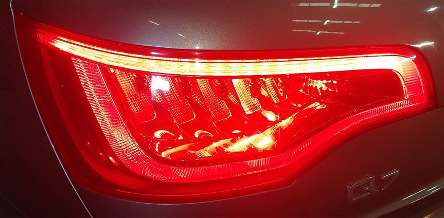 Thumbnail 2: 2010-2015 AUDI Q7 (4L) REAR LEFT DRIVER TAILLIGHT BRAKE LIGHT LAMP (LED)